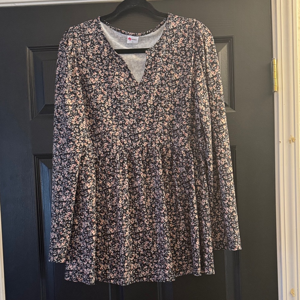 Women's Black Floral Long-Sleeve Peplum Top